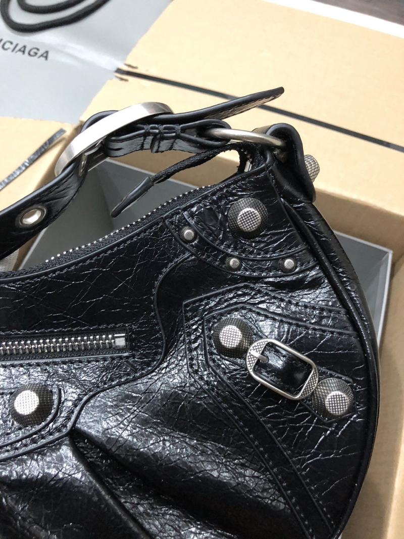 Ba1en*iaga le cagole bags